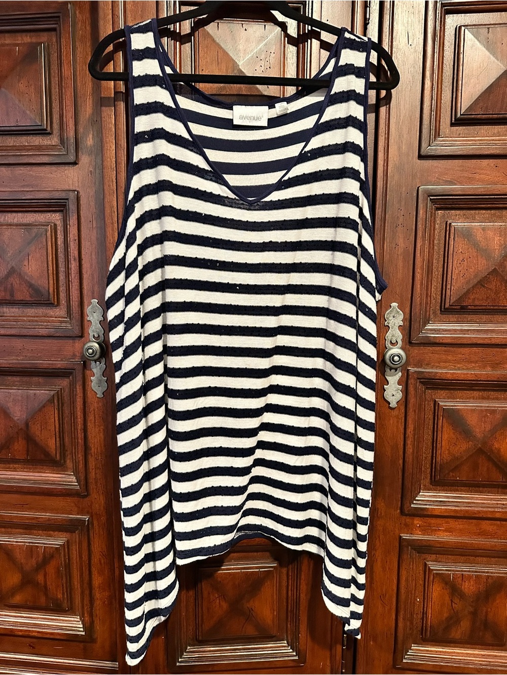 26/28 Avenue Navy & White MINI SEQUINED Striped Scoop Neck Tank shark hem